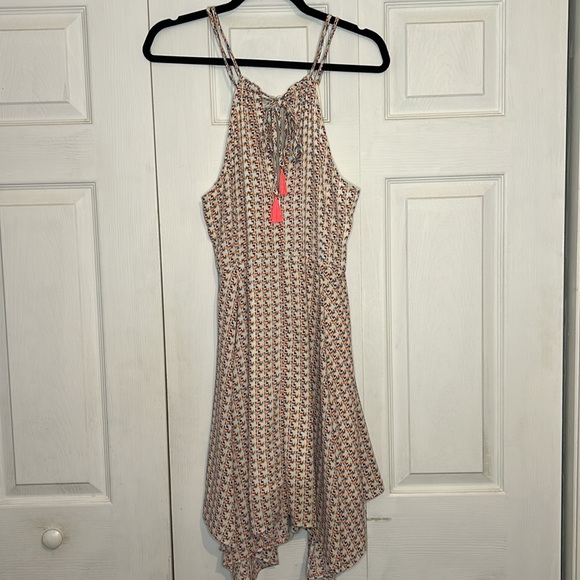 Miss Me Flowy Dress. Size Medium - Picture 9 of 9